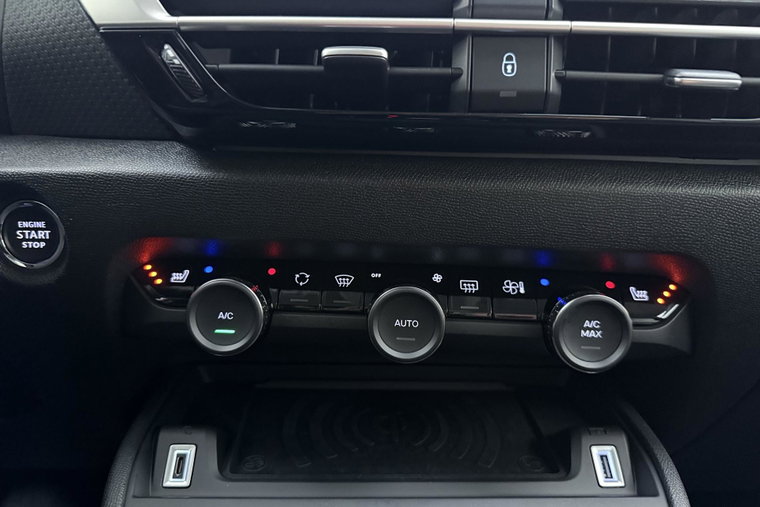 Vehicle Image 26