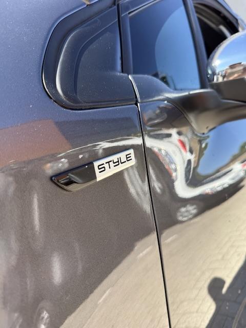 Vehicle Image 37