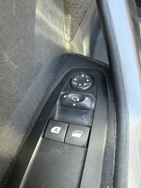 Vehicle Image 40