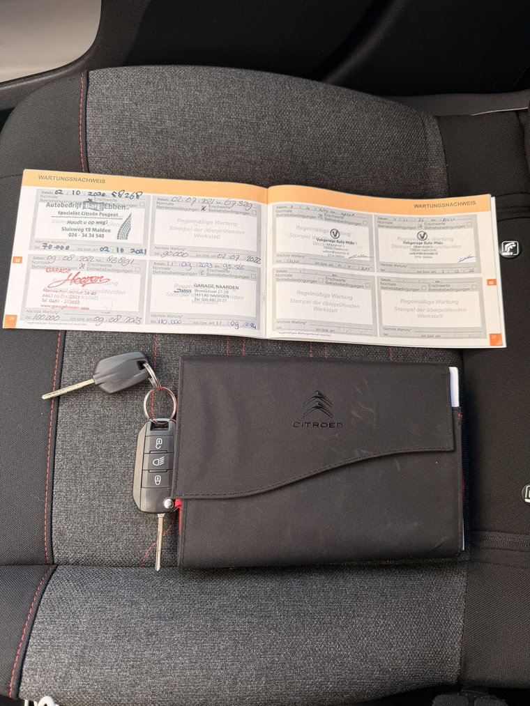 Vehicle Image 30