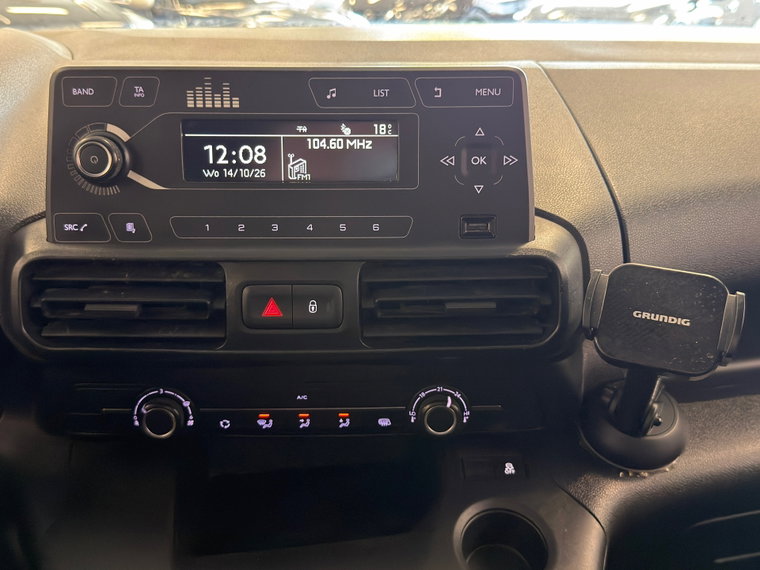 Vehicle Image 20