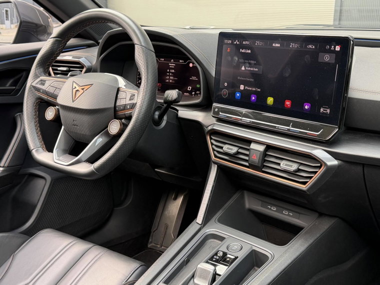 Vehicle Image 16