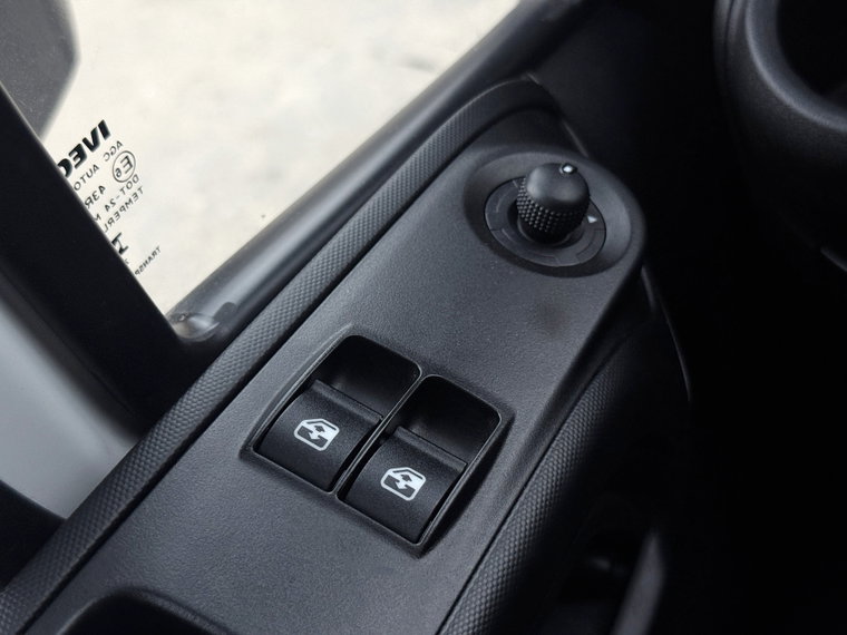 Vehicle Image 28