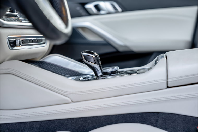 Vehicle Image 25