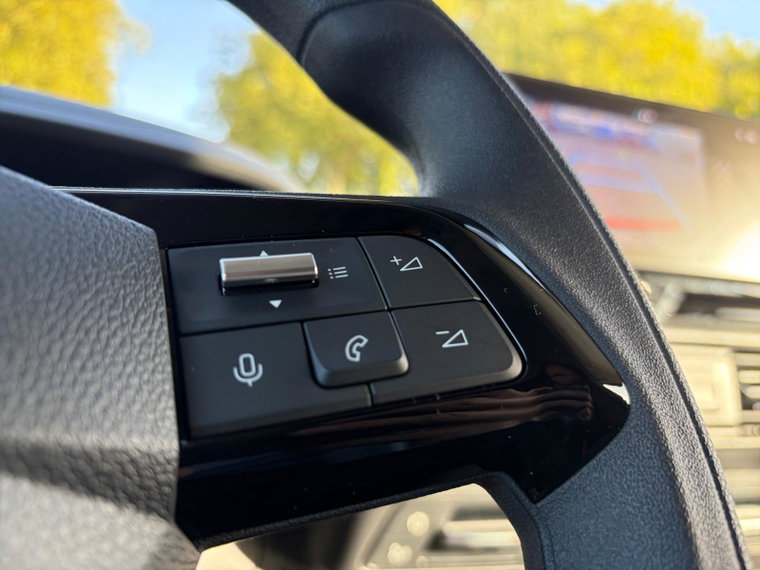 Vehicle Image 33