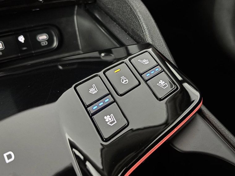 Vehicle Image 28