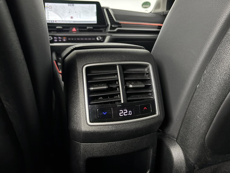 Vehicle Image 33