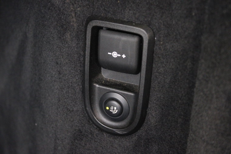 Vehicle Image 17