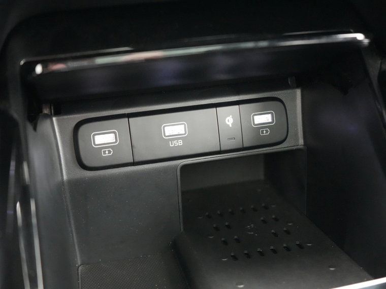 Vehicle Image 38