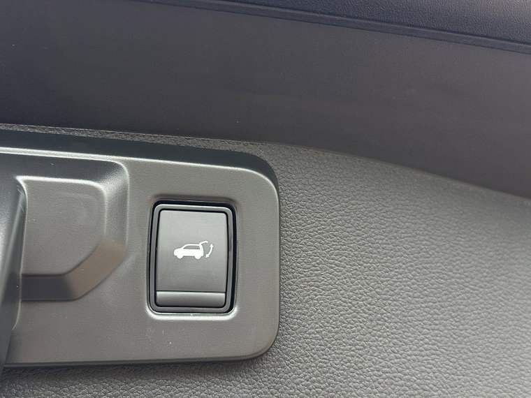 Vehicle Image 38