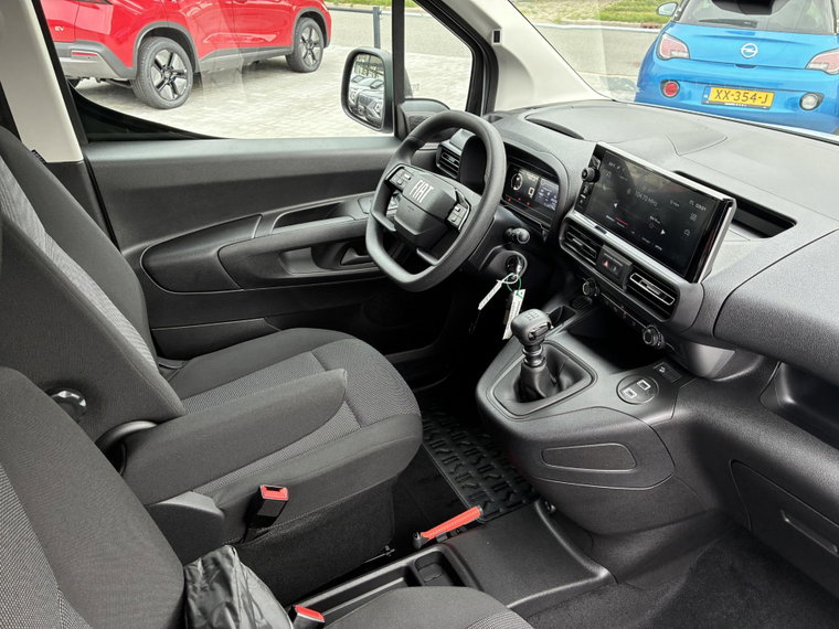 Vehicle Image 37