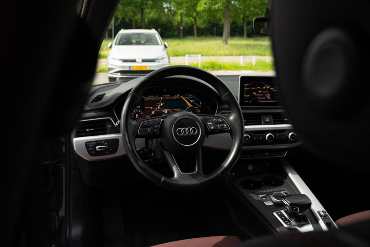 Vehicle Image 15