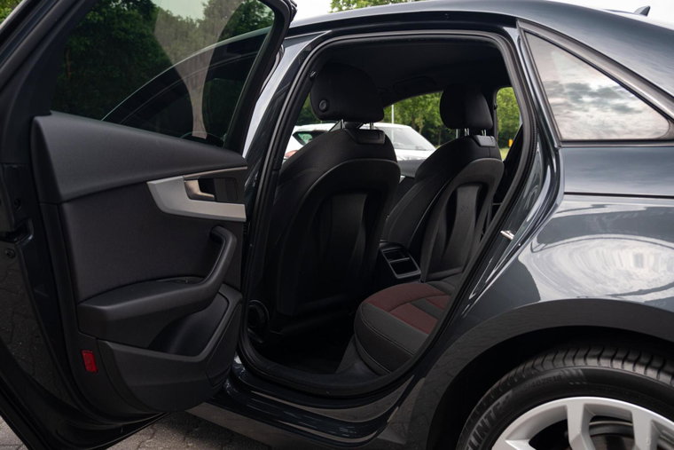 Vehicle Image 30