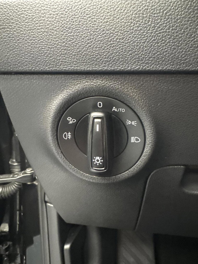 Vehicle Image 33