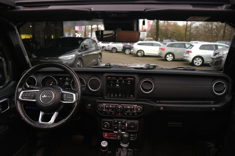 Vehicle Image 26