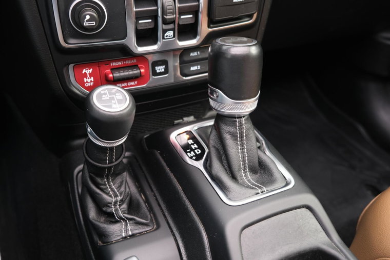 Vehicle Image 32