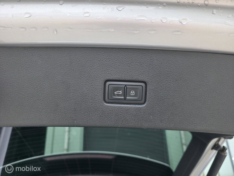 Vehicle Image 43
