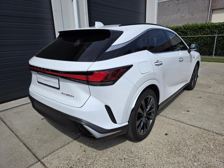 Vehicle Image 16