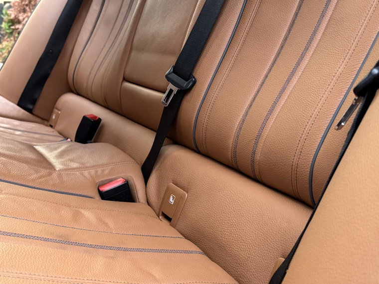 Vehicle Image 38