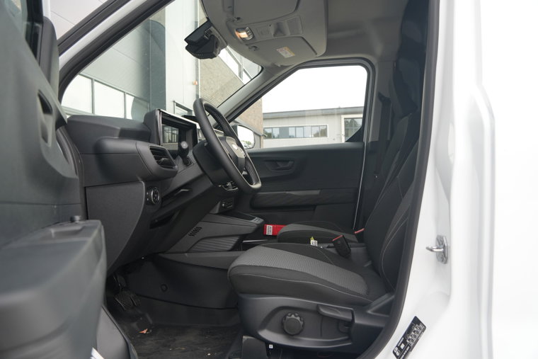 Vehicle Image 16