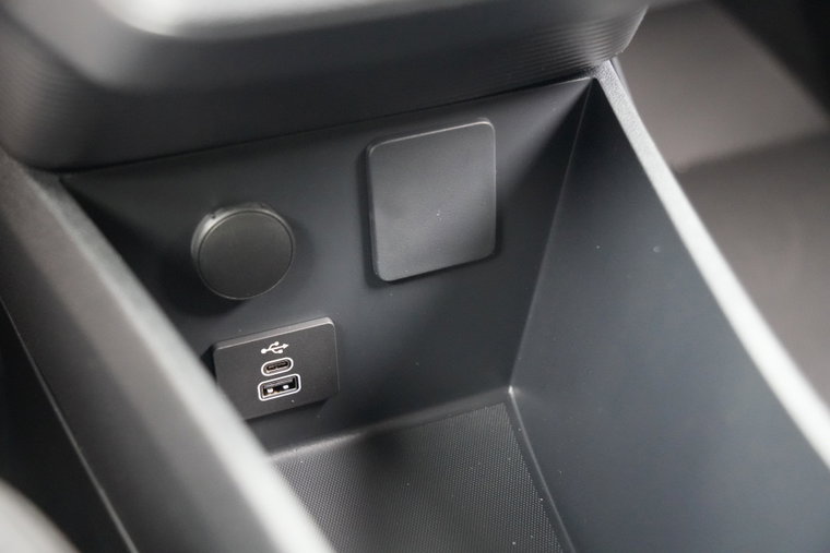 Vehicle Image 35