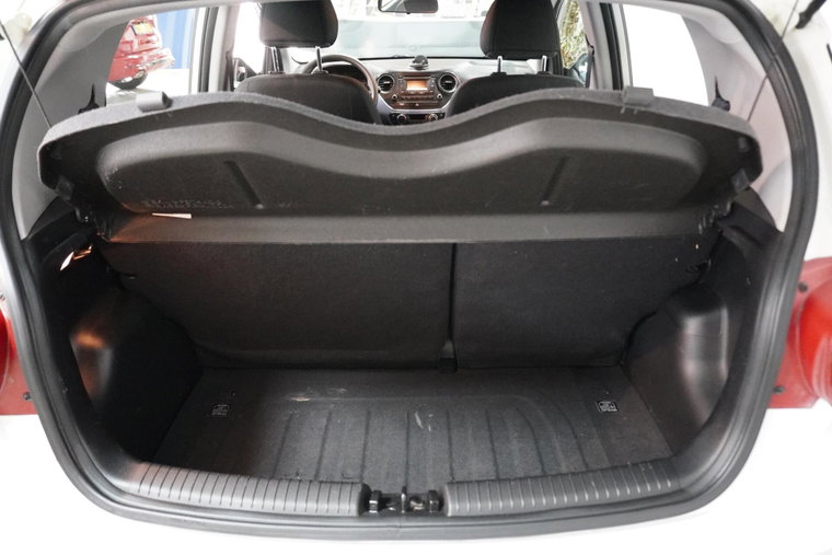 Vehicle Image 12