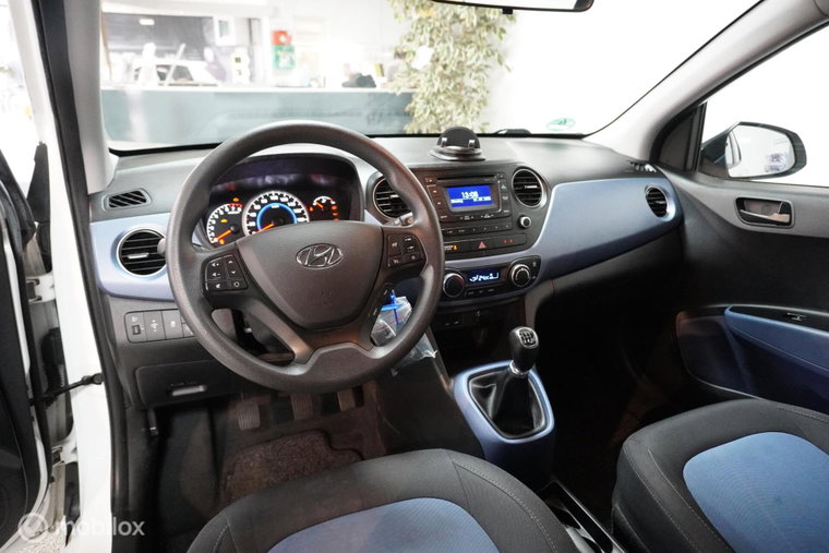 Vehicle Image 14