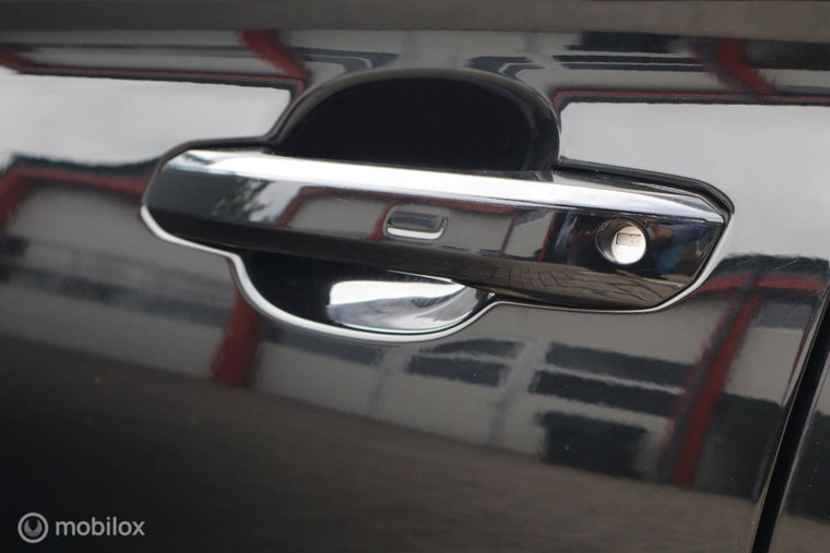 Vehicle Image 35