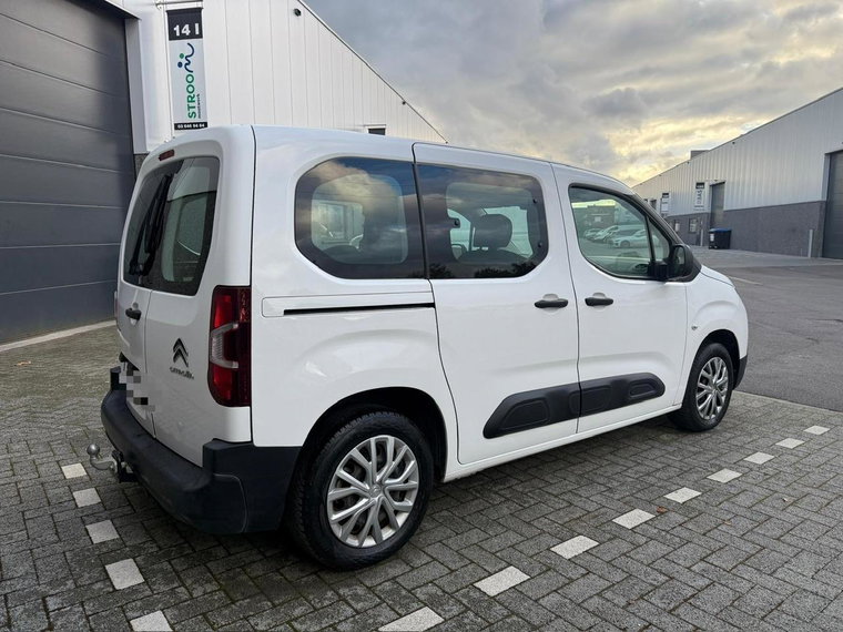 Vehicle Image 15