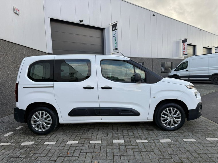 Vehicle Image 17
