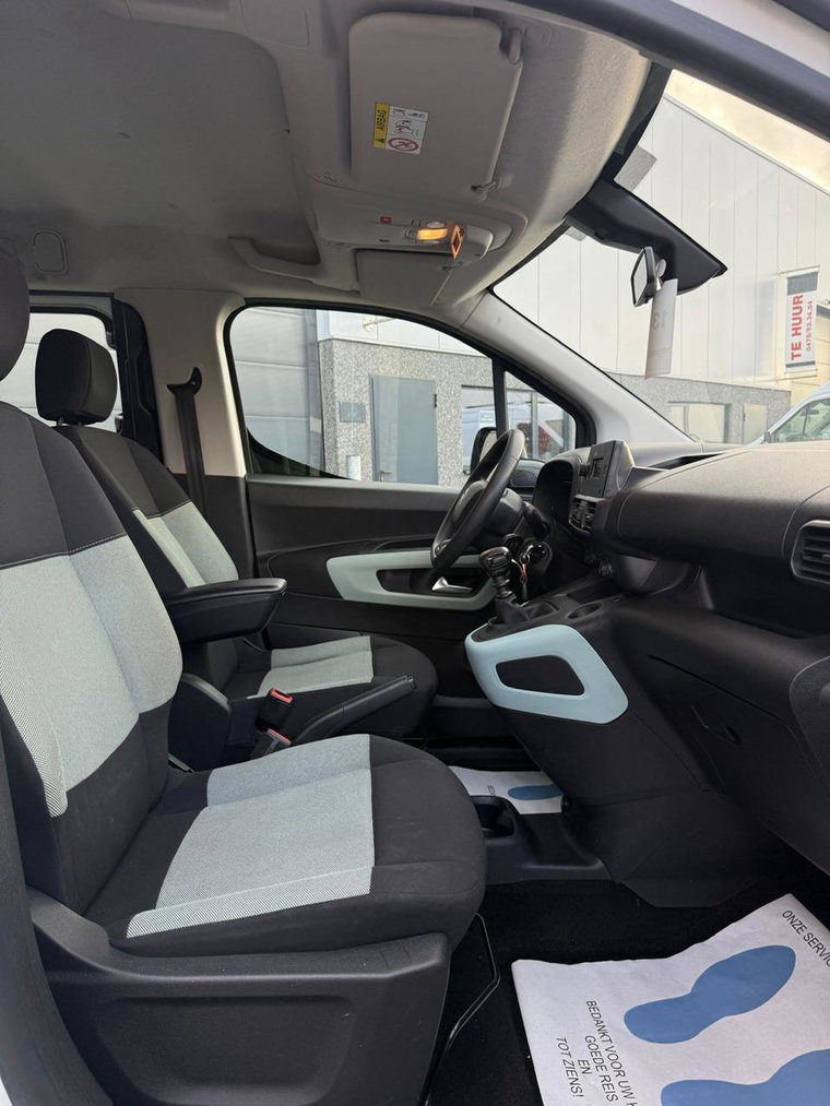 Vehicle Image 22