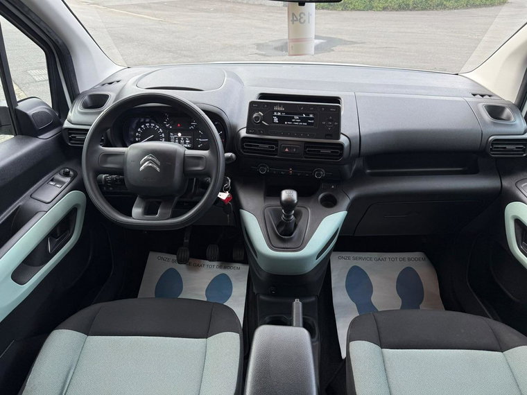 Vehicle Image 30
