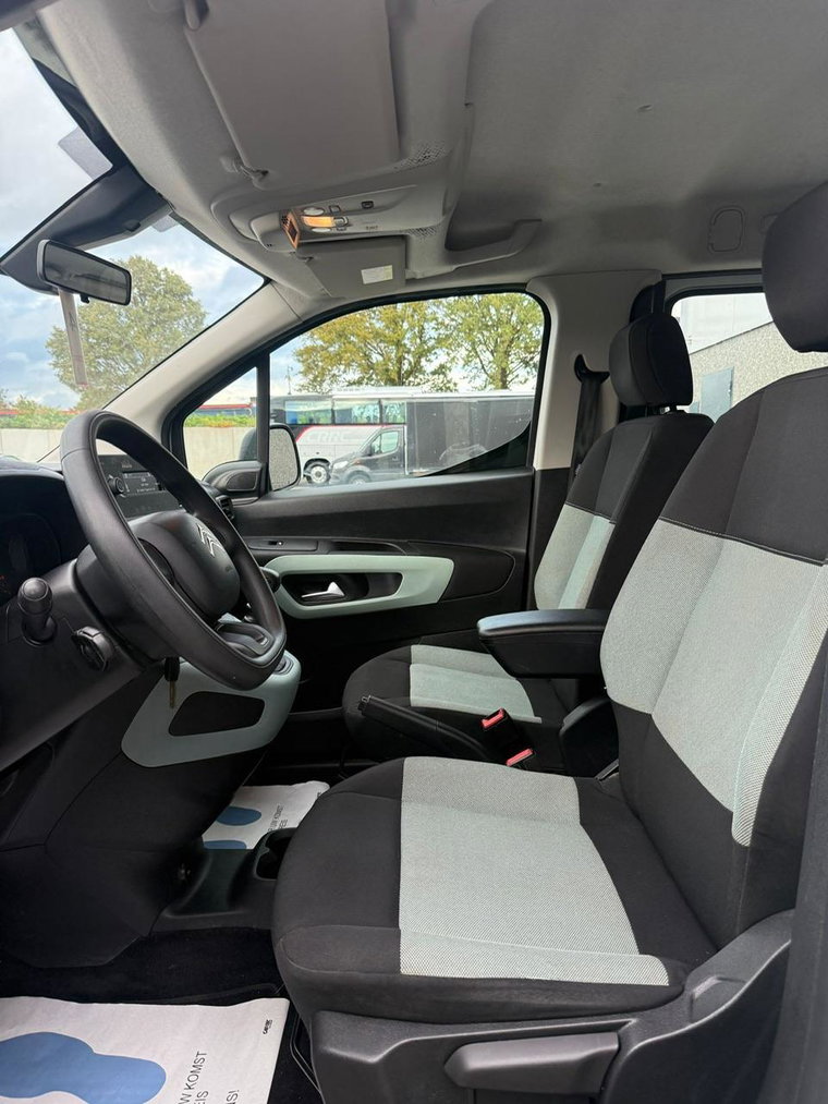 Vehicle Image 31