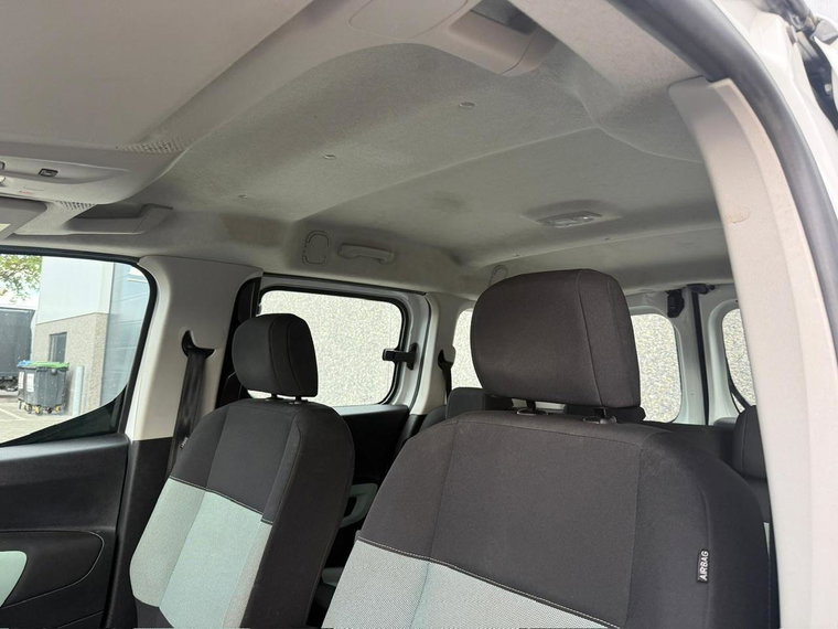 Vehicle Image 33
