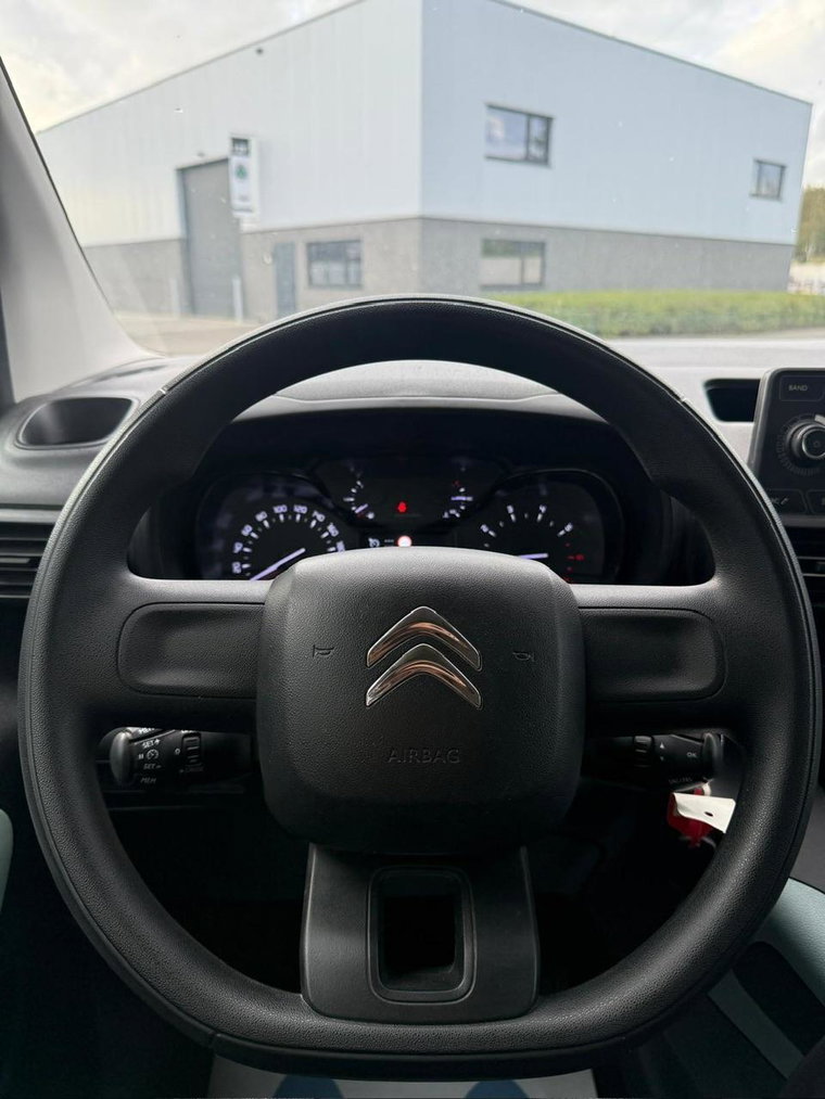 Vehicle Image 36