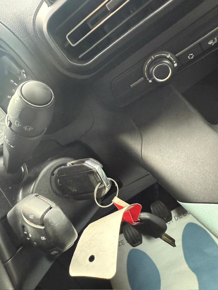 Vehicle Image 38