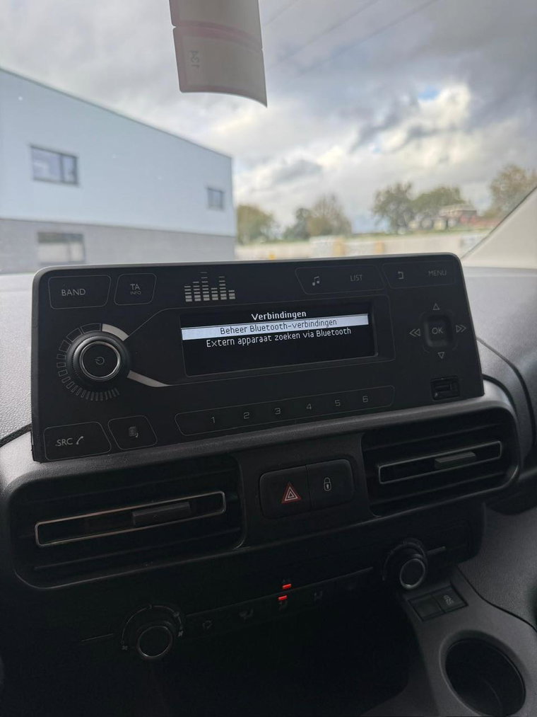 Vehicle Image 39