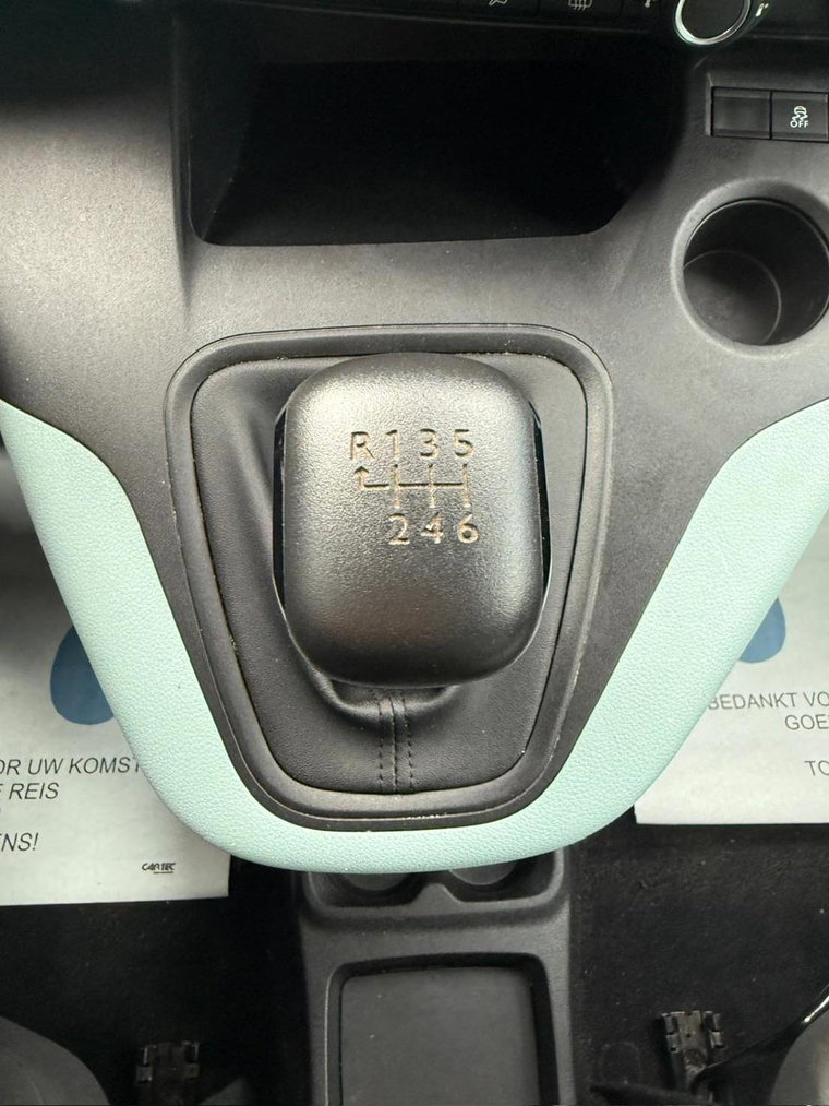 Vehicle Image 42