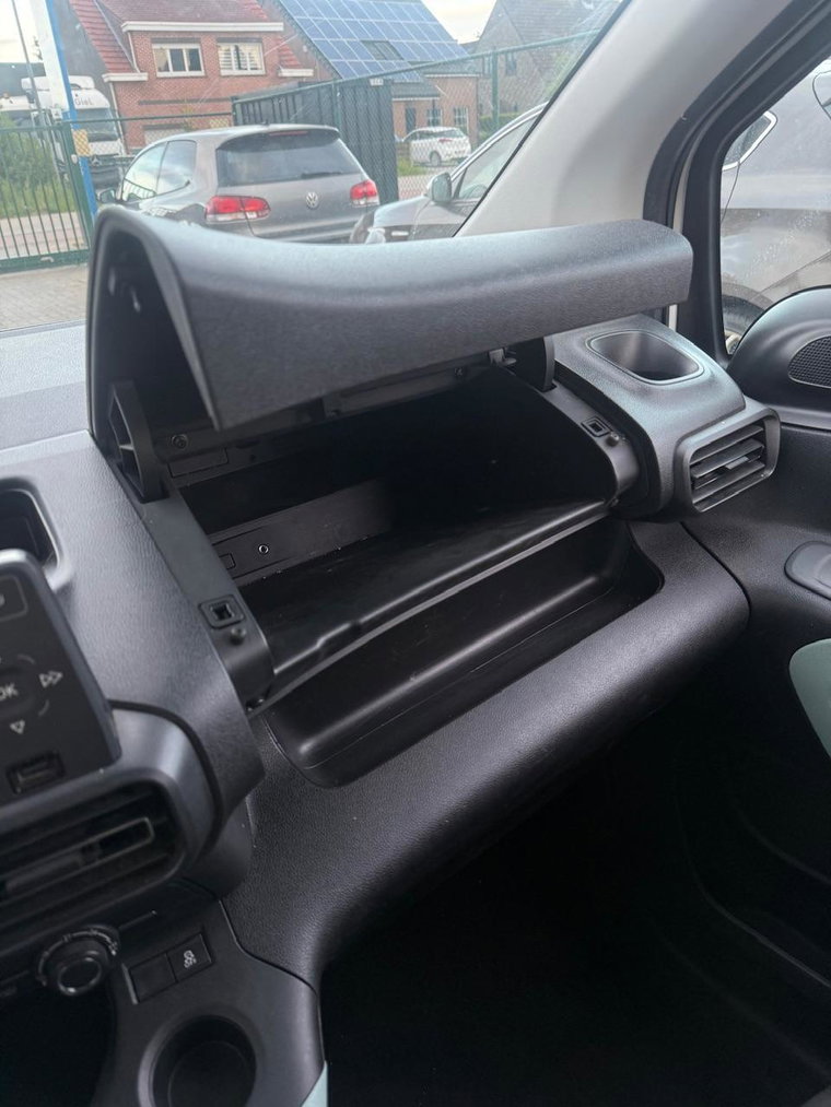 Vehicle Image 45