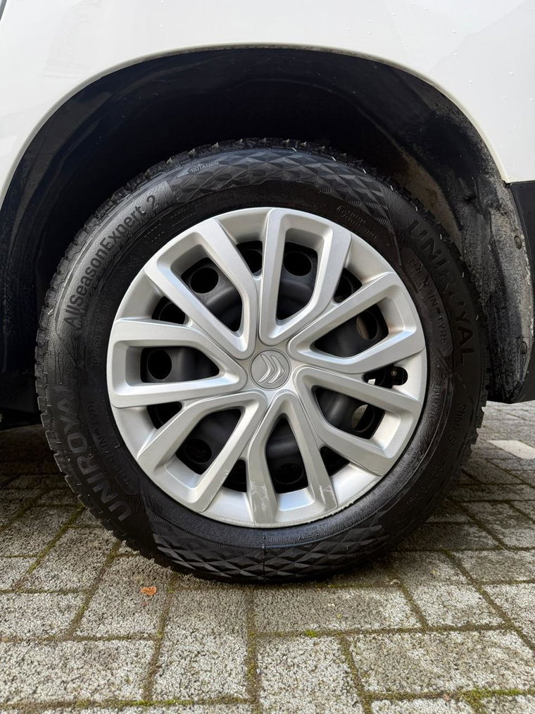 Vehicle Image 11
