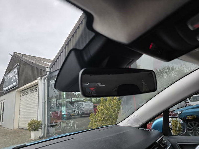 Vehicle Image 26