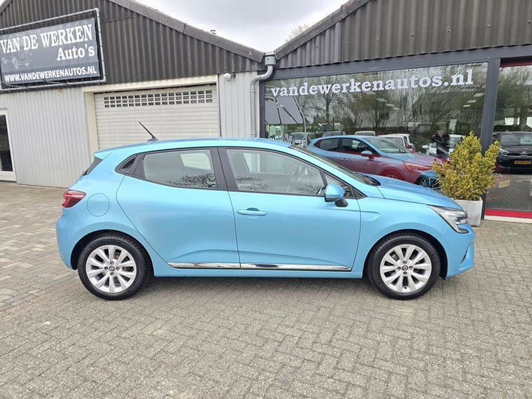 Vehicle Image 35