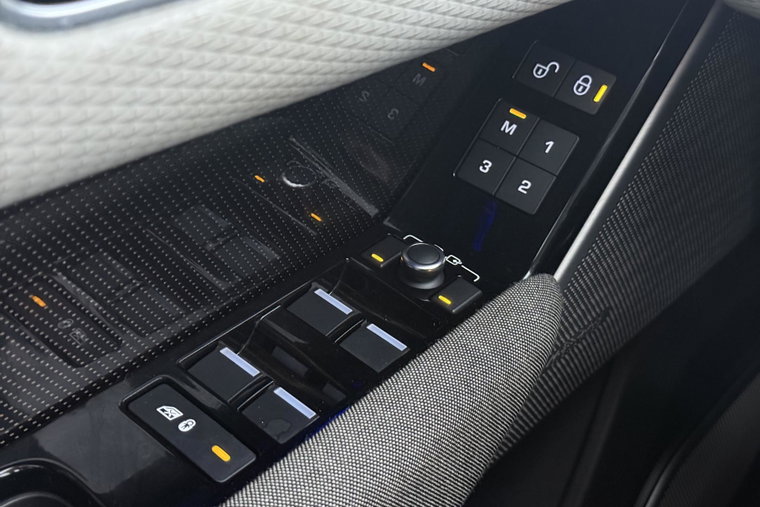 Vehicle Image 45