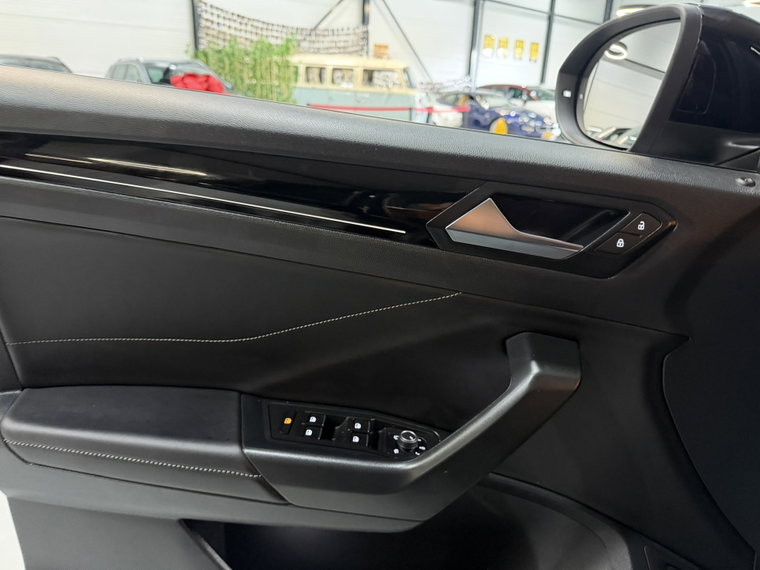 Vehicle Image 45