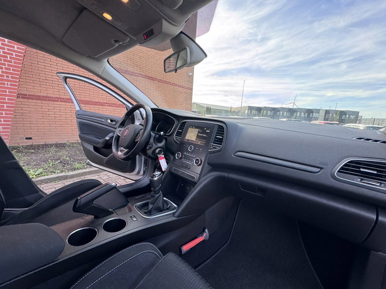 Vehicle Image 32