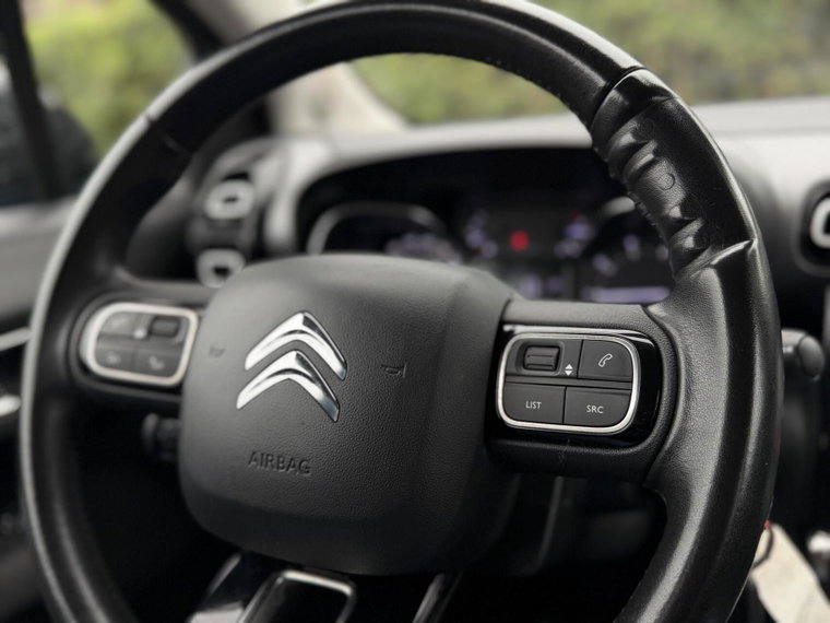 Vehicle Image 24