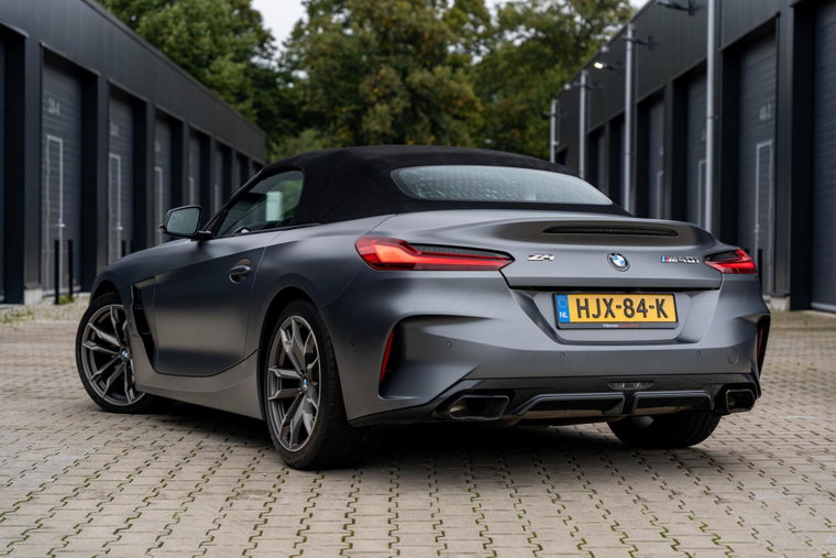 Vehicle Image 4