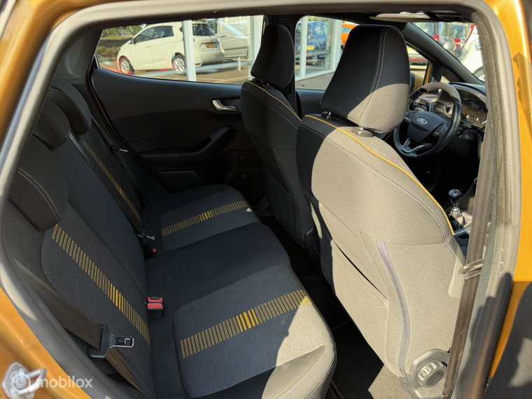 Vehicle Image 16