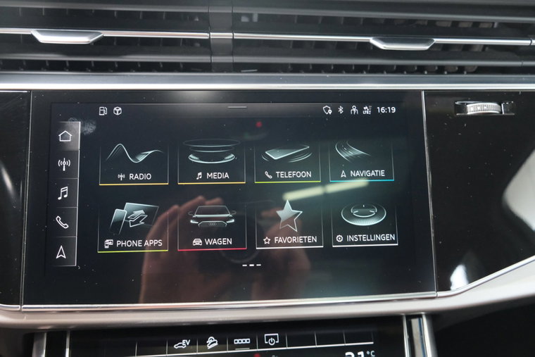Vehicle Image 30