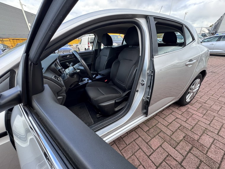 Vehicle Image 17